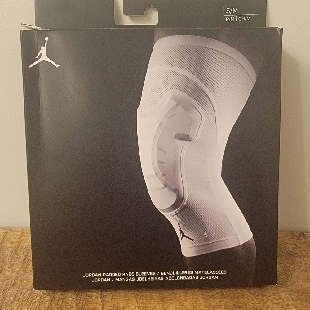 1 Pair Mens White  Air Jordan PADDED KNEE SLEEVES Small - Picture 4 of 8